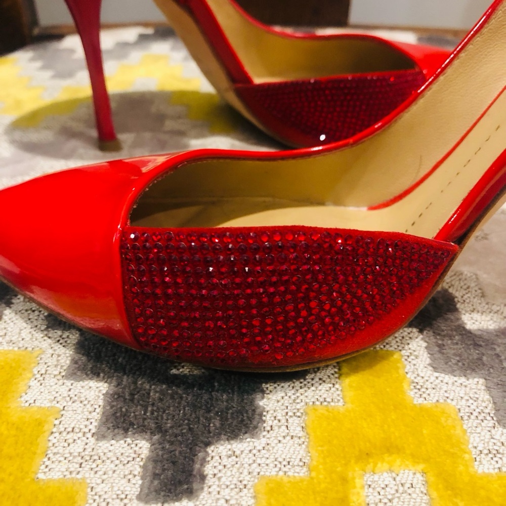 Guiseppe Zanotti Candy Apple Red Patent Leather Stilleto’s
Rhinestones
